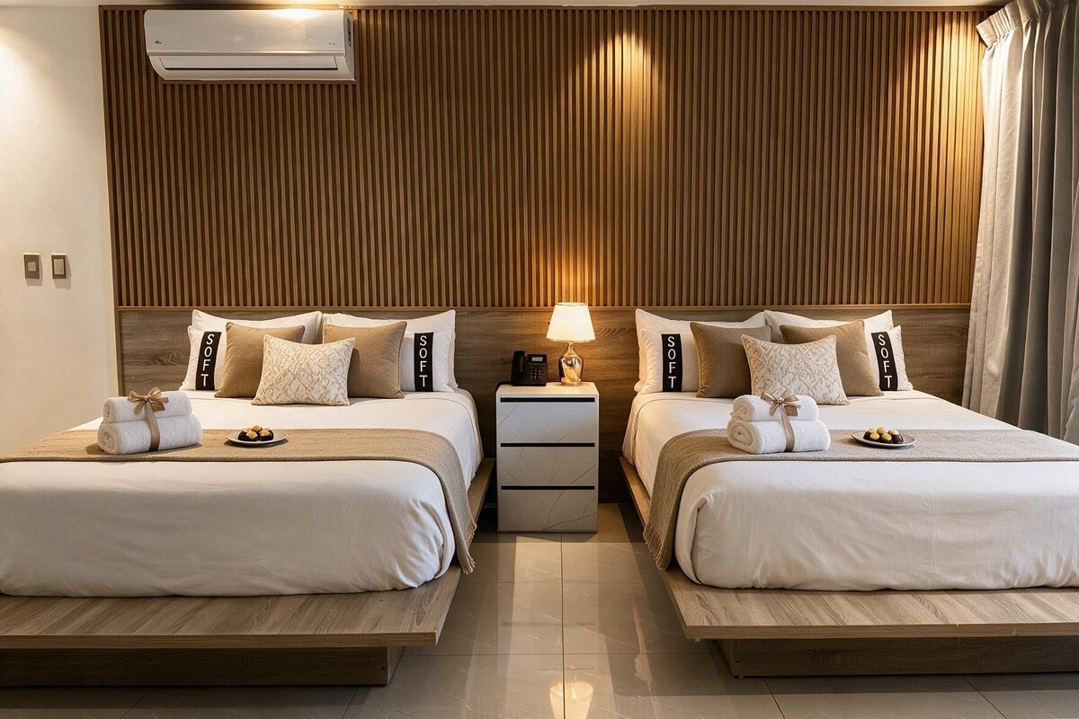 Select Comfort beds, minibar, in-room safe, WiFi (free)