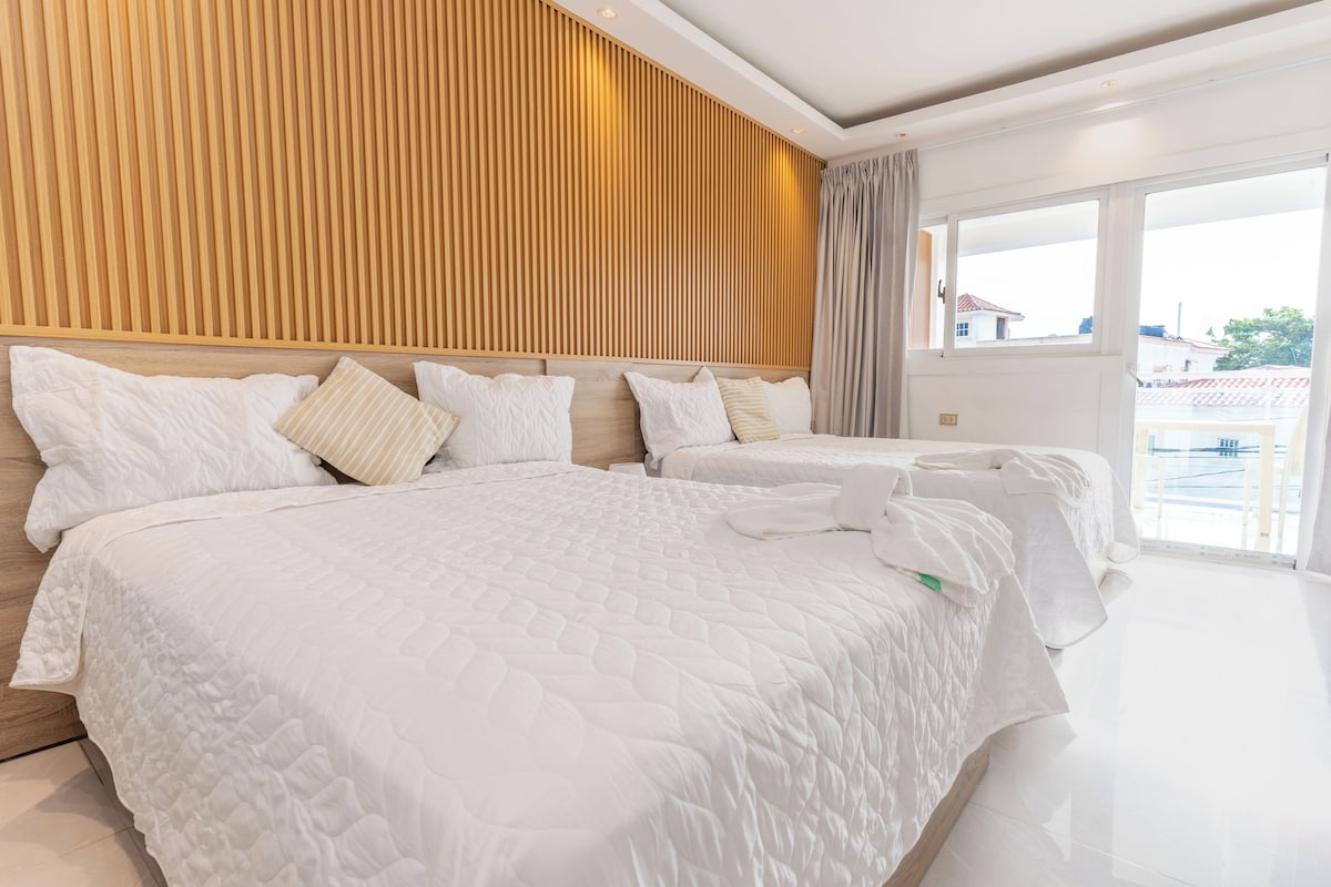 CUADRUPLE TERRAZA VISTA MAR | Select Comfort beds, minibar, in-room safe, WiFi (free)