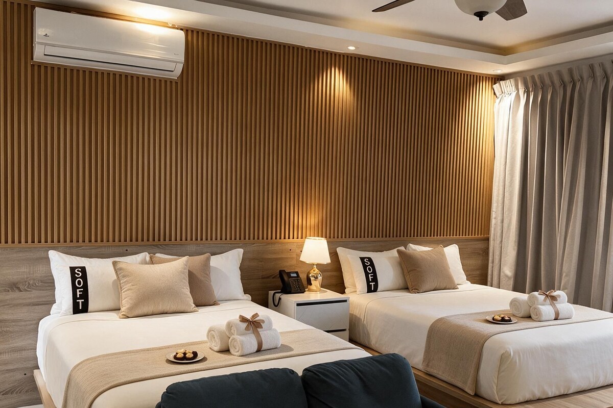 Select Comfort beds, minibar, in-room safe, WiFi (free)