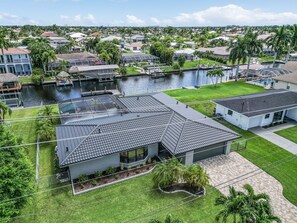 Exterior - Gulf Access Home with Kayaks, Private Pool and Canal View - The Pelican Perch - Roelens (Cape Coral)