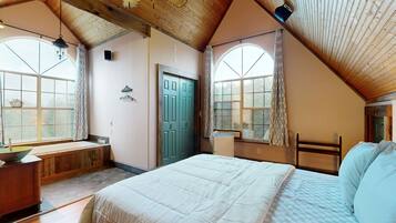 2 bedrooms, iron/ironing board, internet, bed sheets