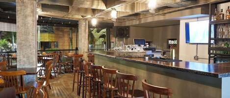 Bar (in der Unterkunft)