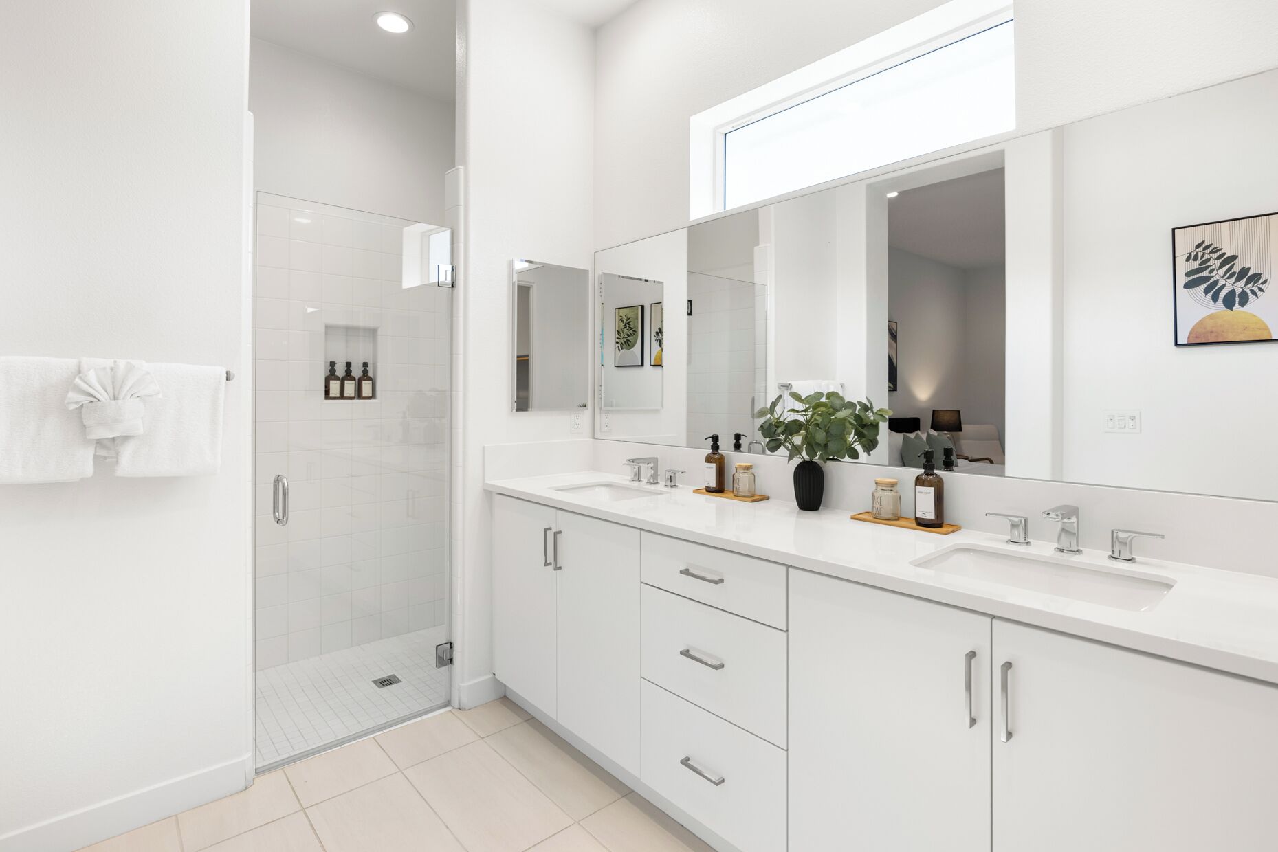 Shower, hair dryer, towels, shampoo