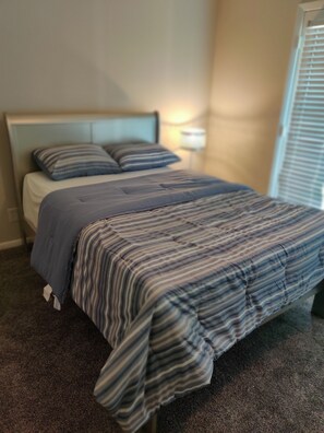 2 bedrooms, iron/ironing board, free WiFi, bed sheets - Cozy 2-bedroom townhome in pleasant Beaumont with AC, WiFi (Beaumont)