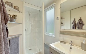 Shower - Pet friendly (sta)caravan in Irrhausen (Irrhausen)