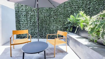 Studio Suite Deluks, 1 Tempat Tidur King, patio | Teras/patio