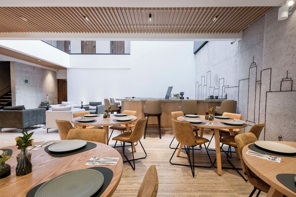 Restaurant - Vuestro Mexico City (Mexico City)