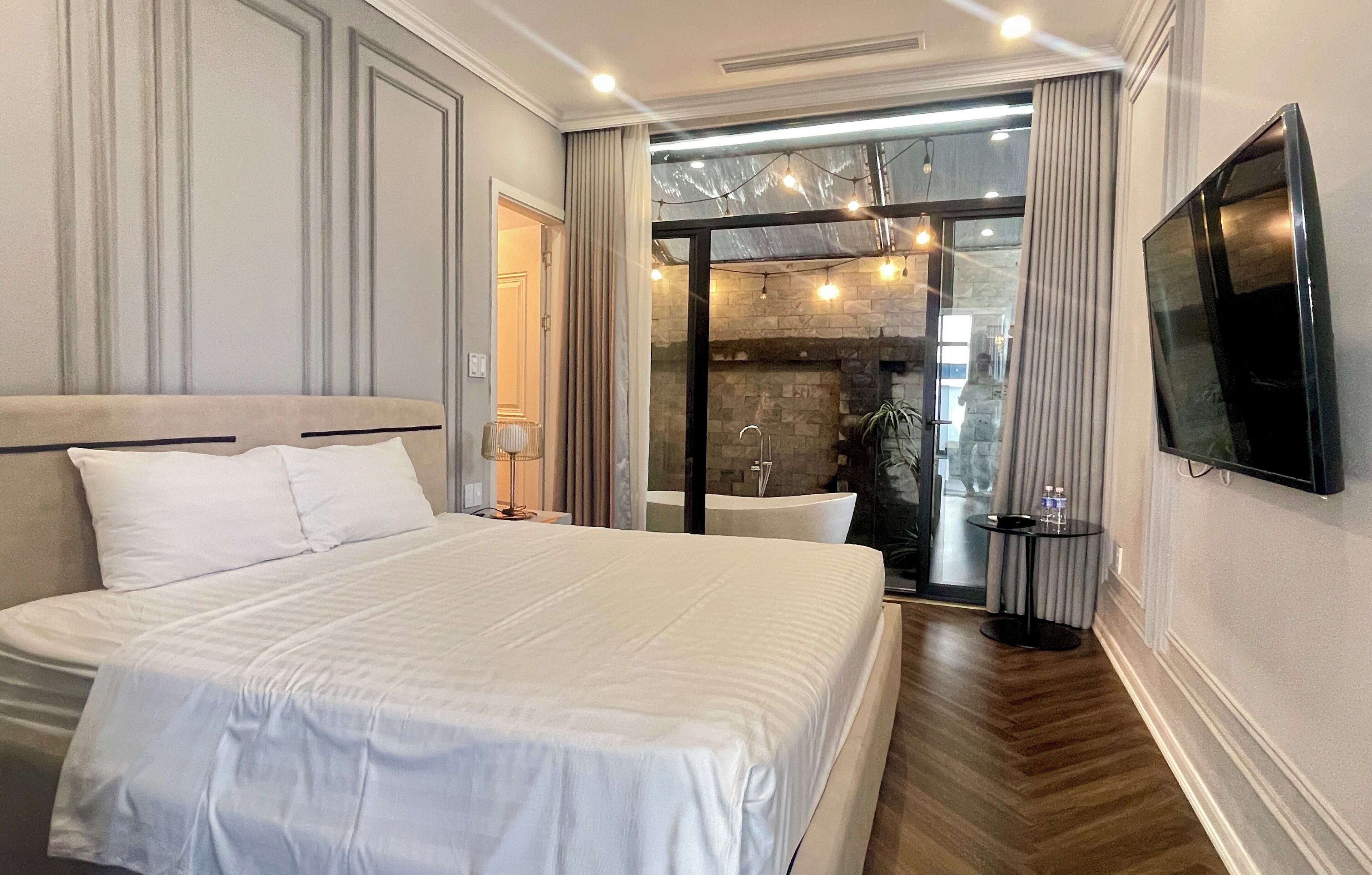Elite Villa, 6 Bedrooms, Private Pool, Courtyard View | Minibar, desk, laptop workspace, blackout curtains