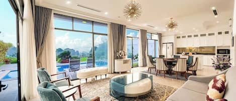 Design villa, 5 slaapkamers, privézwembad, uitzicht op de binnenplaats | Privékeuken | Een koelkast, een microgolfoven, een kookplaat