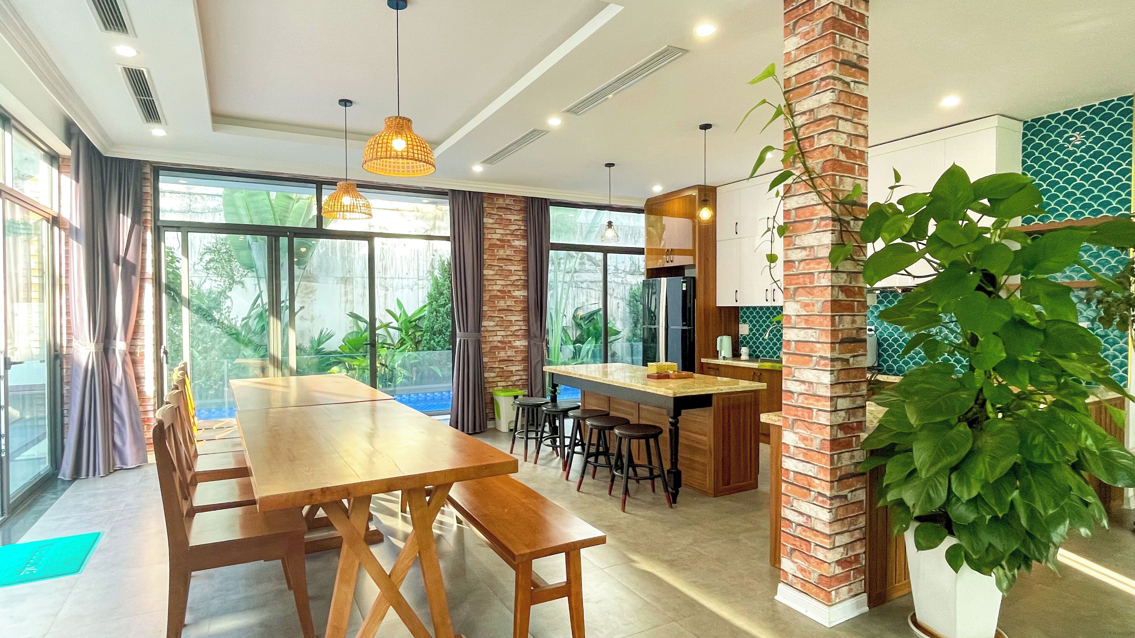 Royal Villa, 6 Bedrooms, Private Pool, Beach View | In-room dining