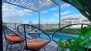 Outdoor pool, pool loungers