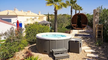 Bain à remous extérieur