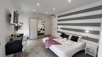 1 bedroom, desk, travel cot, free WiFi