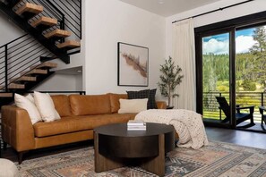 TV, fireplace, stereo, offices