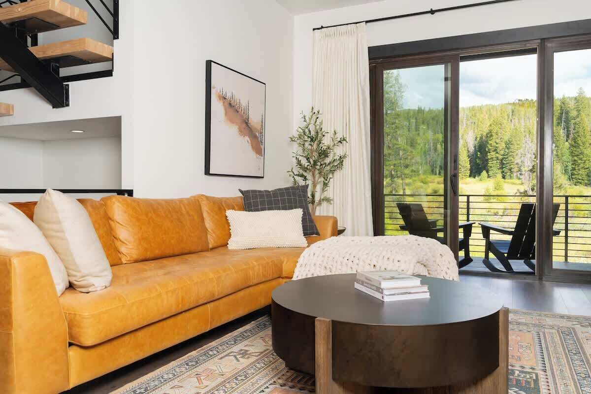 TV, fireplace, stereo, offices