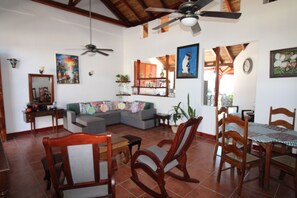 Televisión y estéreo 