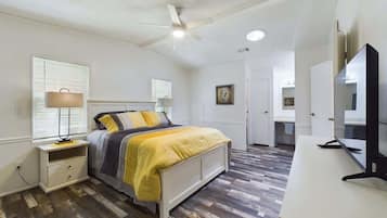 2 bedrooms, WiFi, bed sheets