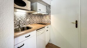 Fridge, microwave, dishwasher, toaster