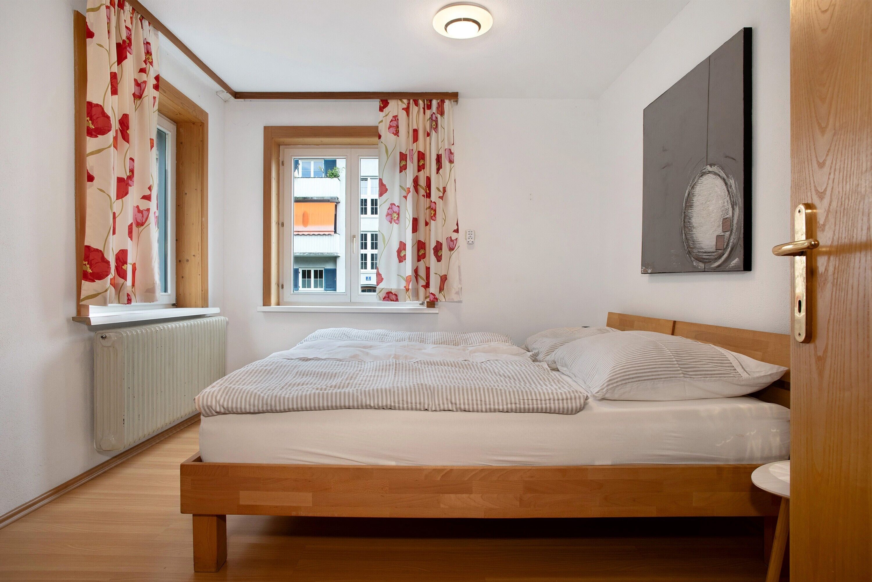 4 chambres, fer et planche à repasser, Wi-Fi gratuit, draps fournis