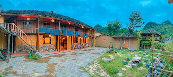 Front of property - Long Co Tran Homestay (Dong Van)