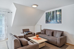 TV, stereo - Apartment 'Ferienwohnung 1 Og - Rechts with Mountain View and Wi-Fi (Lautenbach)