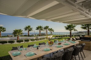 Outdoor dining - Luxury Villa Zakkallin - With Amazing View (Tria Monastiria)