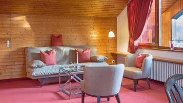 Fernseher, DVD-Player, Tischtennisplatte, Stereoanlage