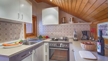 KylskÄp, mikrovÄgsugn, ugn och spishÀll