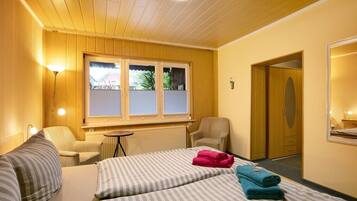 1 室のベッドルーム、WiFi (無料)、ベッドシーツ