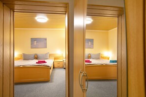 1 室のベッドルーム、WiFi (無料)、ベッドシーツ