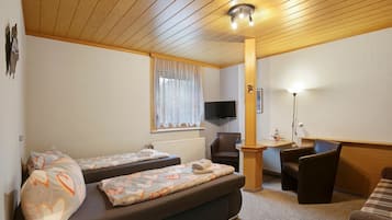 1 bedroom, free WiFi, bed sheets