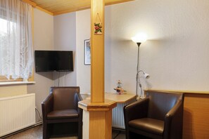 Interior - Room 'Zimmer 5' with Wi-Fi (Zehdenick)