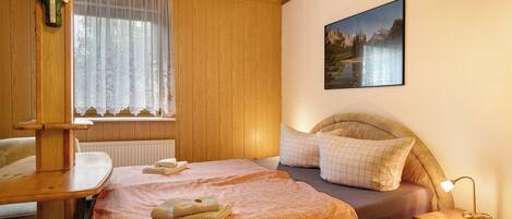 1 bedroom, free WiFi, bed sheets