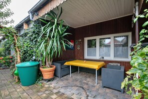 Outdoor dining - Room 'Zimmer 6' with Wi-Fi (Zehdenick)