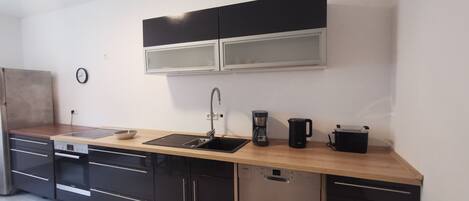 Fridge, microwave, dishwasher, coffee/tea maker