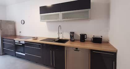 Apartamento 'Komfortneubauwohnung Braunsbach' con vistas a la montaña, terraza compartida y Wi-Fi