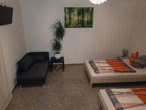 1 bedroom, free WiFi, bed sheets