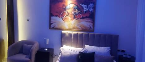 2 chambres, fer et planche à repasser, Wi-Fi, draps fournis