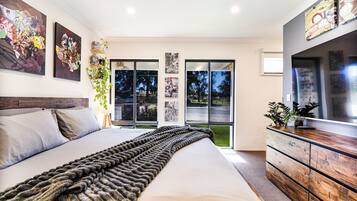 1 bedroom, free WiFi, bed sheets