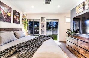 1 bedroom, free WiFi, bed sheets