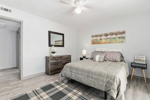 2 habitaciones, escritorio, tabla de planchar con plancha y wifi 