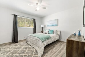 2 makuuhuonetta, työpöytä, silitysrauta/-lauta, Wi-Fi