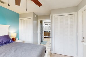 3 bedrooms, travel crib, internet, bed sheets