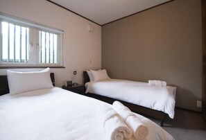 2 bedrooms, desk, laptop workspace, blackout curtains - Ezo Yuki (Kutchan)