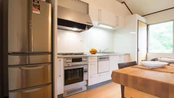Comfort House, Non Smoking, Kitchen | Private kitchen | Full-size fridge, microwave, oven, stovetop