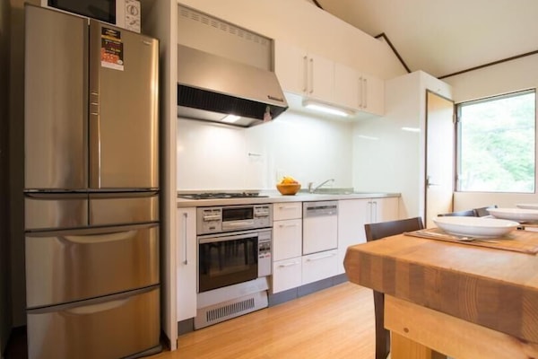 Comfort House, Non Smoking, Kitchen | Private kitchen | Full-size fridge, microwave, oven, stovetop