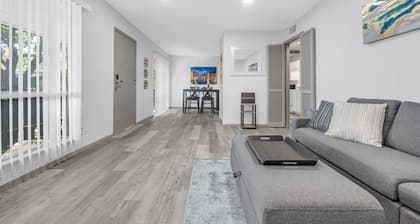Cute Uptown 2 bedroom near Deep Ellum