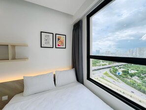 Departamento estándar, 2 habitaciones, vista a la ciudad | Cortinas blackout, tabla de planchar con plancha y wifi gratis 