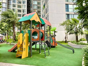 Children’s play area – outdoor