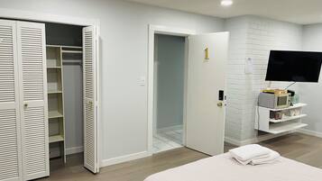 4 bedrooms, WiFi, bed sheets
